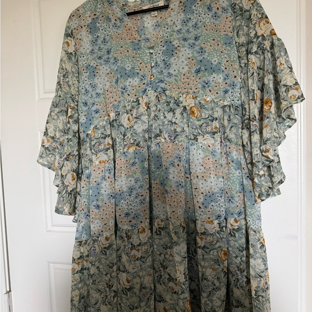 Floral Patterned Dress with Ruffled Sleeves